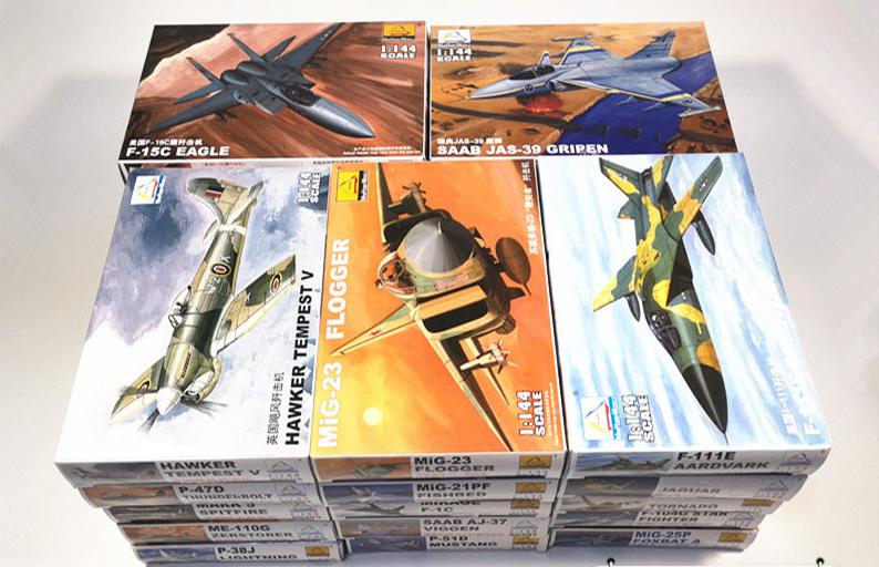 Model Kit Entry Grade - 25 قطعة نموذج طائرة عسكرية بلاستيكية