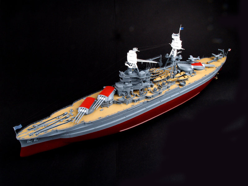 طقم نموذج بلاستيكي قابل للتجمي - مراجعة Model Kit Uss Arizona وسعره