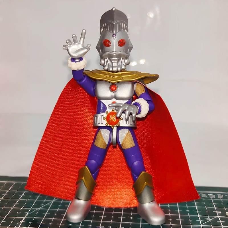 Blokees Ultraman Shinning Edit - مراجعة Model Kit Zero Megaman وسعره