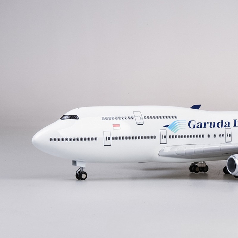 نموذج طائرة جارودا إندونيسيا B - مراجعة Model Kit Indonesia وسعره