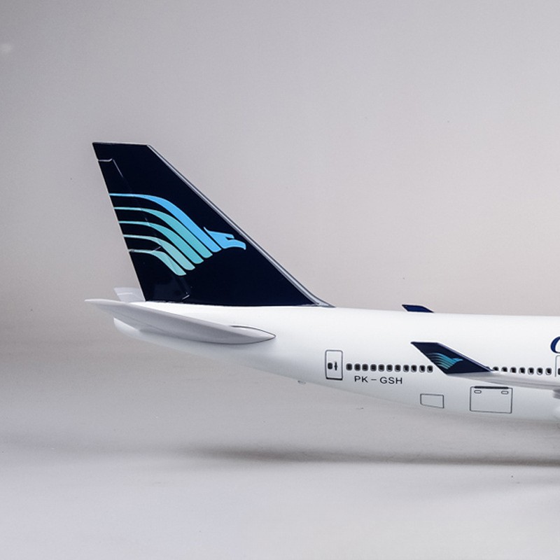 نموذج طائرة جارودا إندونيسيا B - مراجعة Model Kit Indonesia وسعره