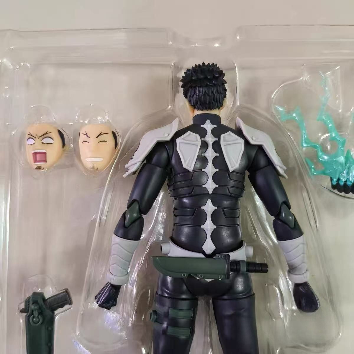 KAIJU NO.8 KAFKA HIBINO Bandai - مراجعة Model Kit Kaiju No 8 وسعره
