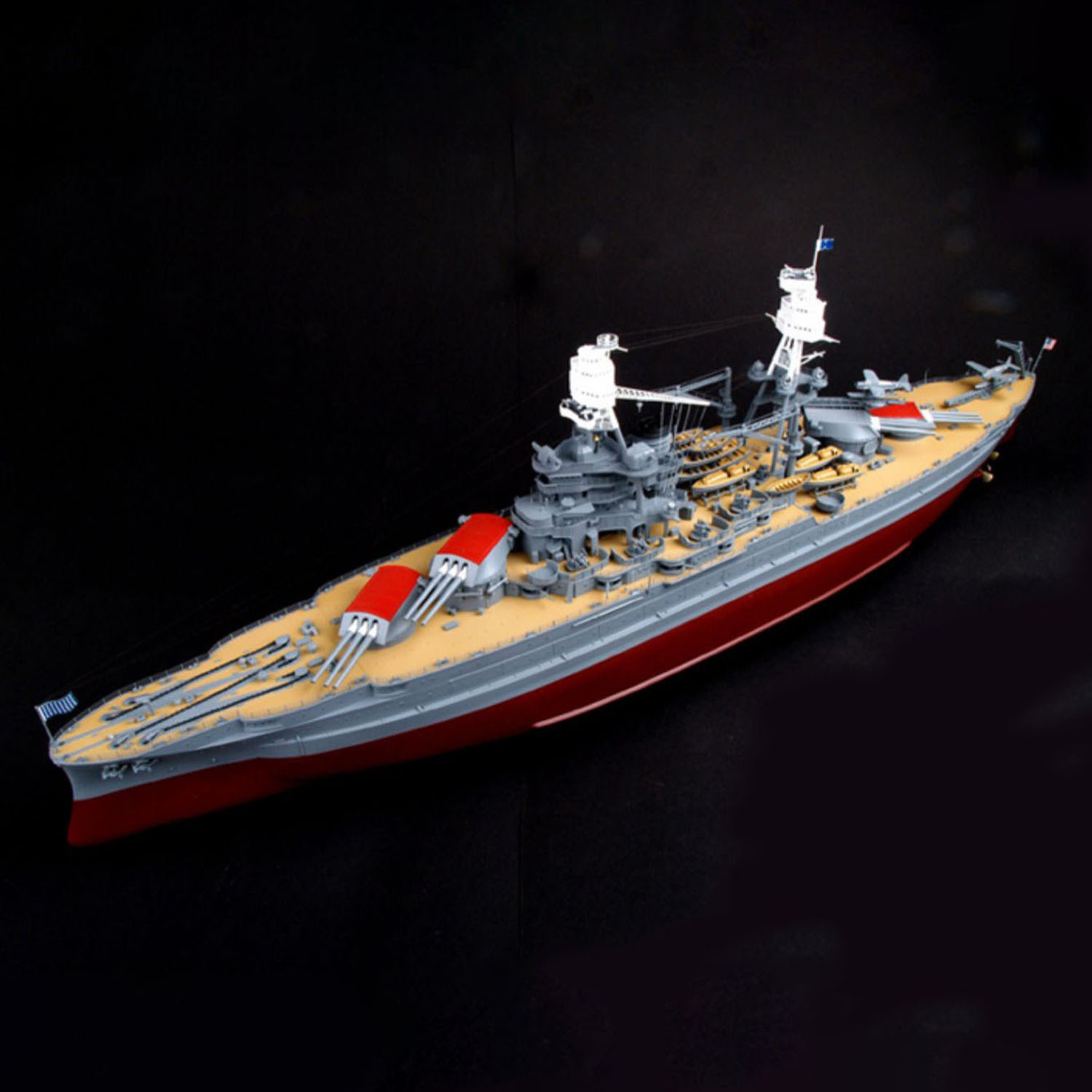 نموذج سفينة حربية أمريكية طراز - مراجعة Model Kit Uss Arizona وسعره